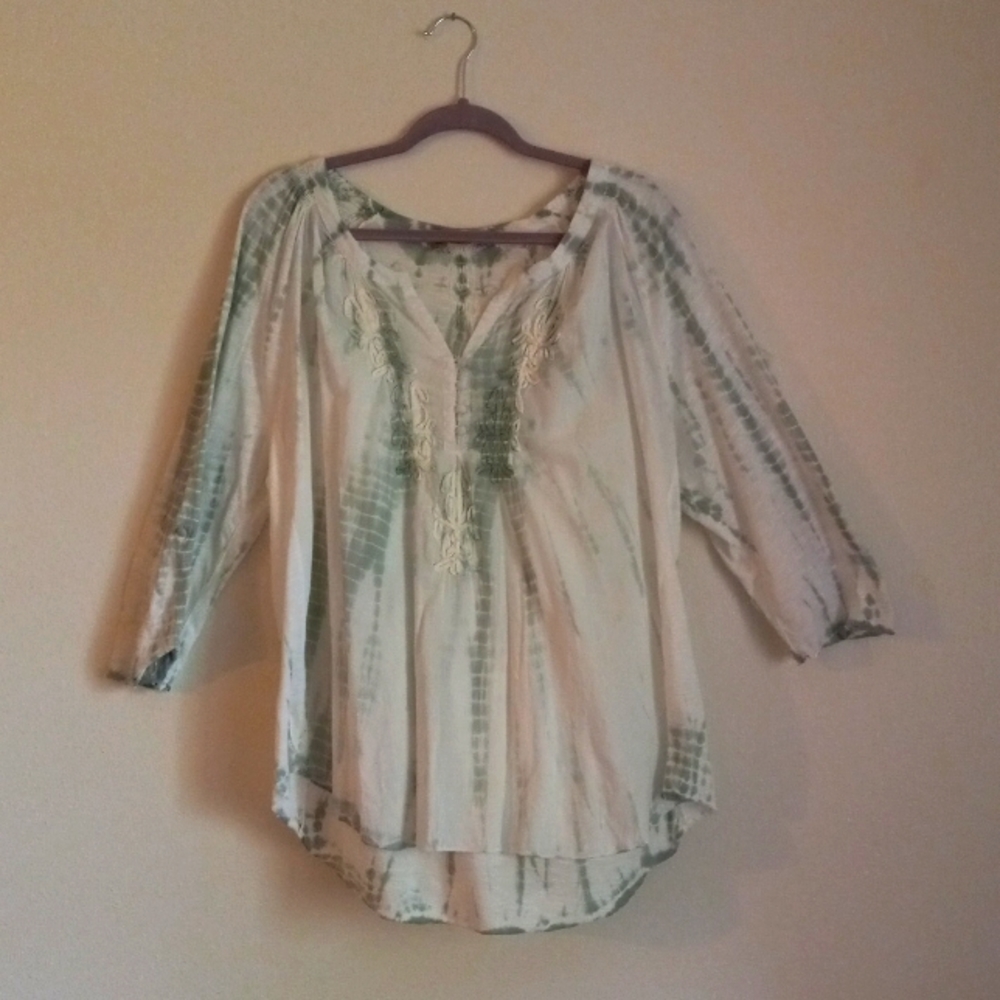 Vintage America green/white  tie dye blouse, size XXL,  Vneck,embroider detail
